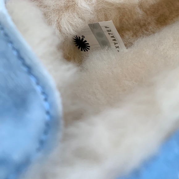 UGG Ansley Velvet Outdoor/Indoor Slippers - Picture 6 of 6